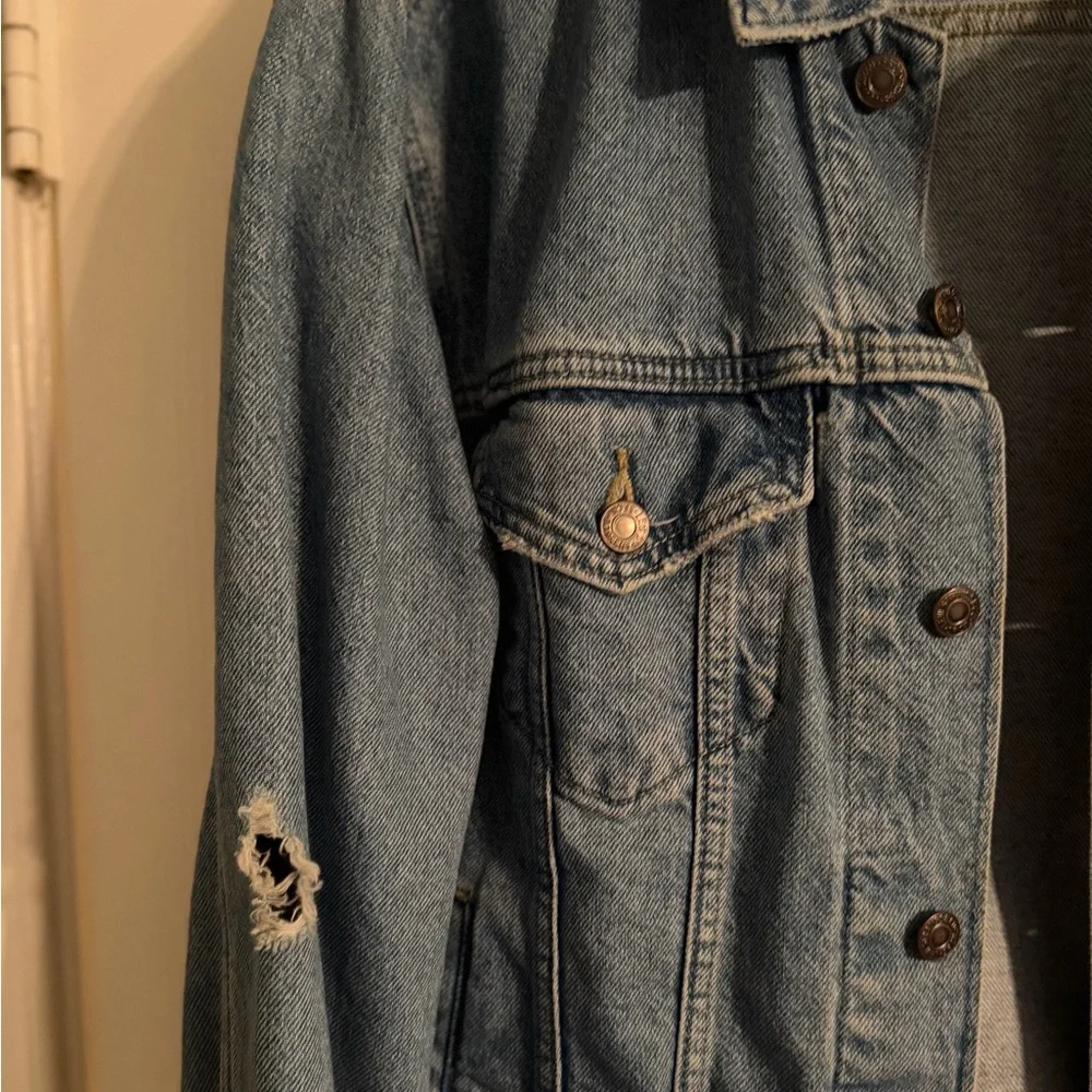 Levi's Women’s Distressed Light Wash Denim Jacket - Light Blue - Picture 5 of 9